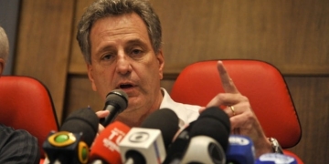 Rodolfo Landim pede licença da presidência do Flamengo