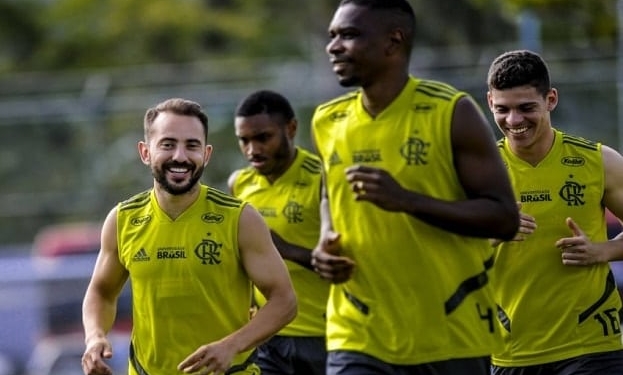 Lesões preocupam na briga por dois campeonatos simultâneos