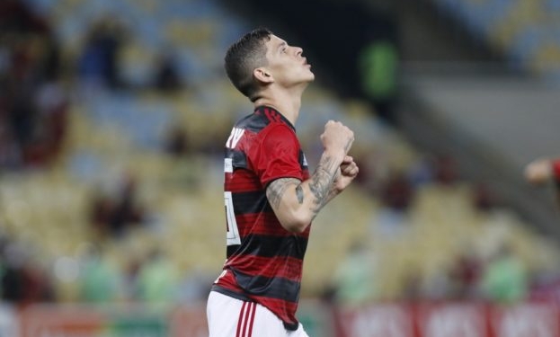 Análise: Flamengo mostra "alegria nas pernas", evolui como equipe, mas tem que pôr os pés na forma