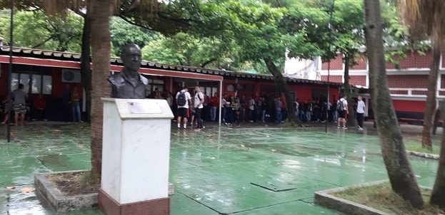 Base do Flamengo se reapresenta na Gávea após incêndio no Ninho do Urubu