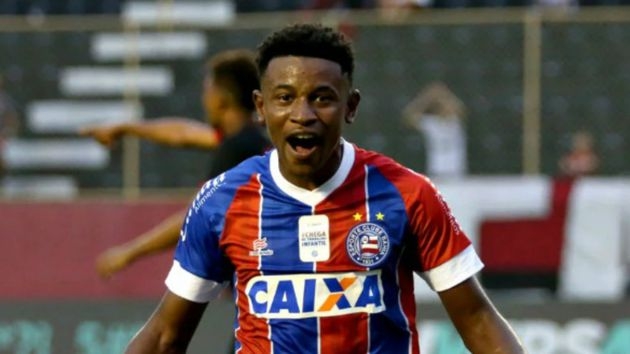 Flamengo pode envolver Rodinei e grana para fechar com o Ramires, do Bahia
