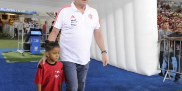 Abel justifica troca do posicionamento dos jogadores do Flamengo