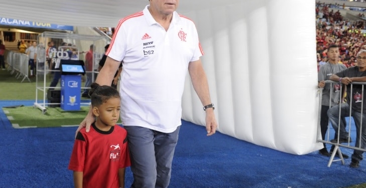Abel justifica troca do posicionamento dos jogadores do Flamengo