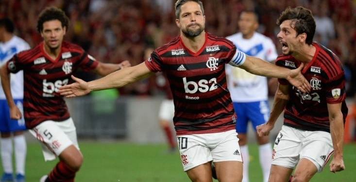 Jogadores do Flamengo projetam clássico contra o Vasco e jogo no Engenhão