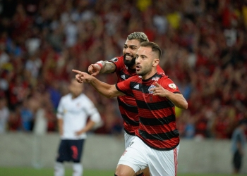 Everton Ribeiro acredita ter atingido mesmo nível de quando foi eleito o melhor do Brasileiro