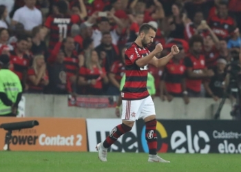 Everton Ribeiro comemora prêmio de craque do Carioca: “muito importante”
