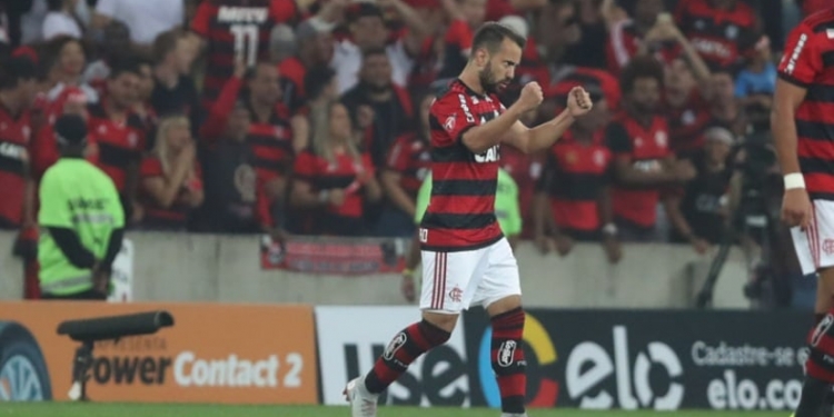 Everton Ribeiro comemora prêmio de craque do Carioca: “muito importante”
