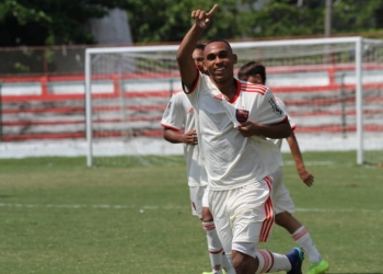 Flamengo goleia Portuguesa pelo Carioca pelo Sub-15 e Sub-17