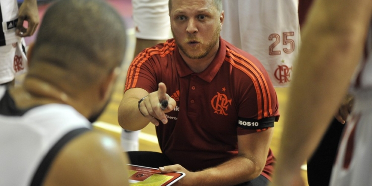 Basquete: técnico do Flamengo projeta playoffs com casa cheia contra o Corinthians