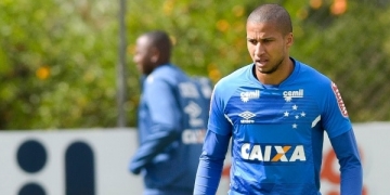 VP do Cruzeiro revela procura do Flamengo pelo zagueiro Murilo