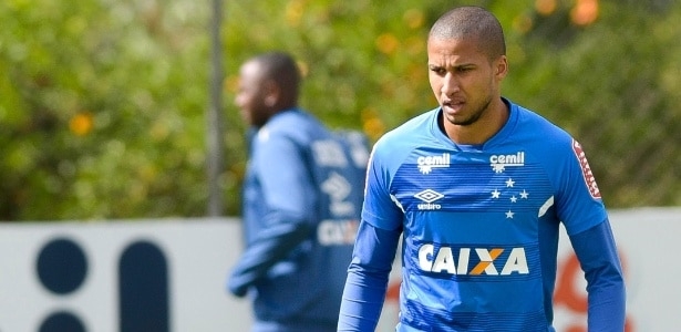 VP do Cruzeiro revela procura do Flamengo pelo zagueiro Murilo