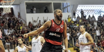 Flamengo vence Corinthians e avança às semifinais do NBB