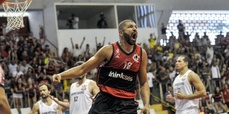 Flamengo vence Corinthians e avança às semifinais do NBB