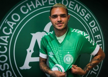 Emprestado pelo Flamengo, Thiago Santos passará por cirurgia após lesão na Chapecoense