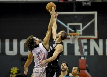 Flamengo vence novamente o Corinthians e abre 2 a 0 nos Playoffs no NBB