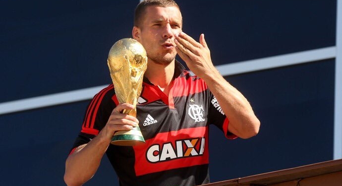 Companheiro de time revela que Podolski fala muito do Flamengo