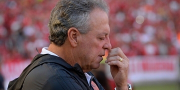 Abel fala sobre quantidade de gols sofridos pelo Flamengo na temporada