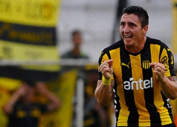 Meia do Peñarol, “Cebolla” Rodriguéz exalta qualidade do time do Flamengo