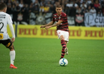 Melhor em campo, Cuéllar elogia postura do Flamengo contra o Corinthians
