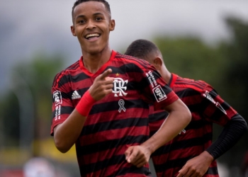 Flamengo massacra o Vitória pelo Campeonato Brasileiro Sub-17