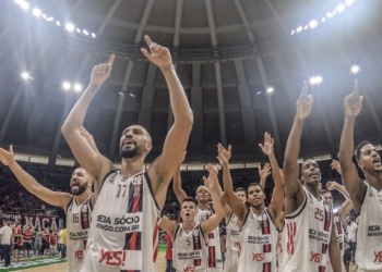 Flamengo anuncia YES! Idiomas como nova patrocinadora do time de basquete