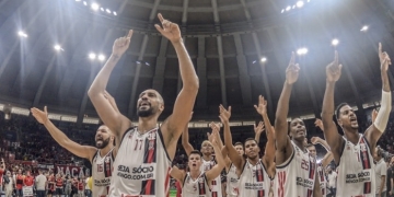 Flamengo anuncia YES! Idiomas como nova patrocinadora do time de basquete