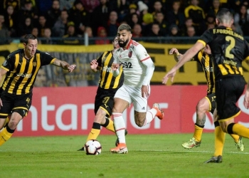 Gabigol elogia atuação do Flamengo contra o Peñarol e explica gols perdidos