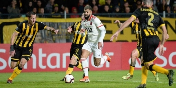 Gabigol elogia atuação do Flamengo contra o Peñarol e explica gols perdidos