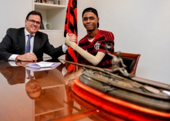 Flamengo fecha acordo com a família de Jhonata Ventura, sobrevivente da tragédia no CT