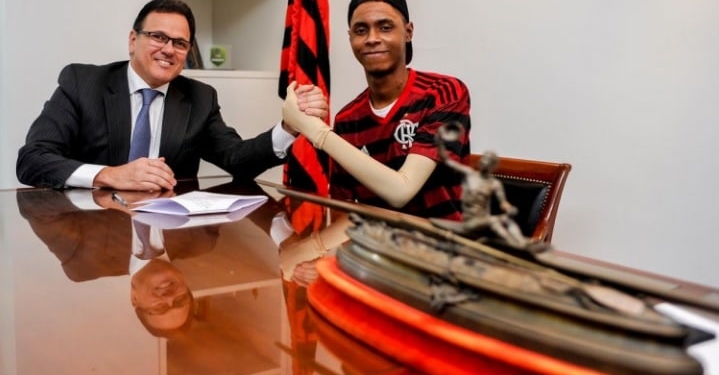 Flamengo fecha acordo com a família de Jhonata Ventura, sobrevivente da tragédia no CT