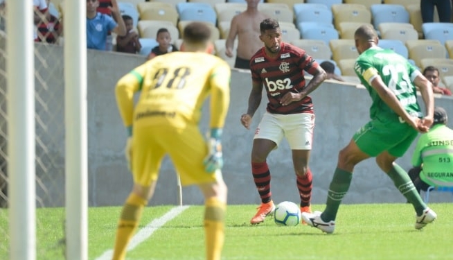 Rodinei minimiza procura da diretoria do Flamengo por novos laterais