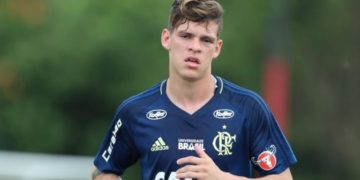 Flamengo é procurado pelo Santos para emprestar o volante Ronaldo