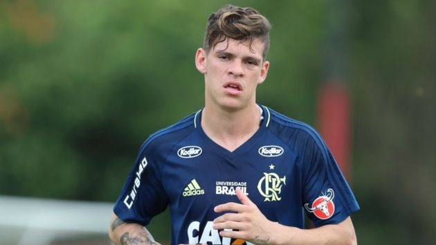 Flamengo é procurado pelo Santos para emprestar o volante Ronaldo