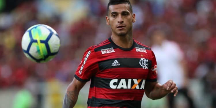 Trauco é procurado pelo Atlético-MG e por uma equipe do México