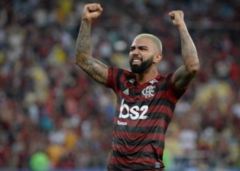 Gabigol da fim ao jejum de gols e assume ponta de lista