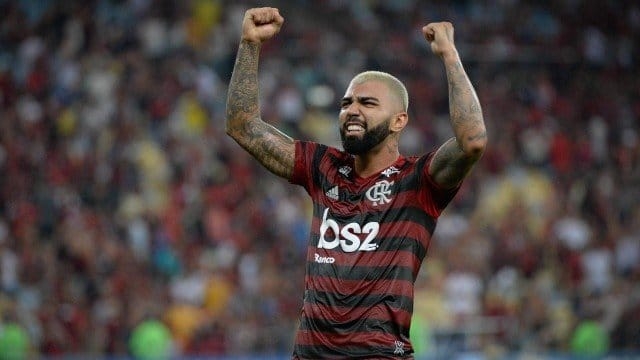 Gabigol da fim ao jejum de gols e assume ponta de lista