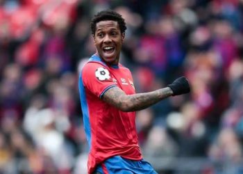 Flamengo realiza proposta para fechar com centroavante Abel Hernández