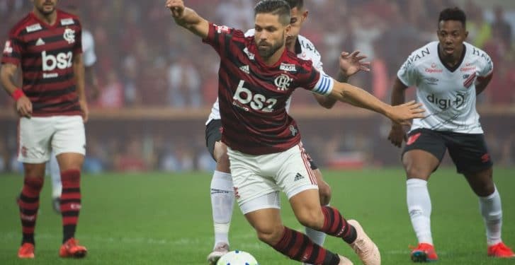 Diego explica pênalti fraco na eliminação do Flamengo na Copa do Brasil