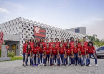 Flamengo apresenta equipe Feminina de futebol Sub-18