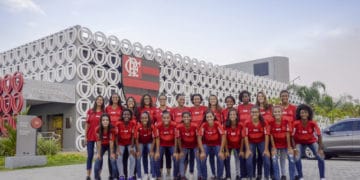 Flamengo apresenta equipe Feminina de futebol Sub-18