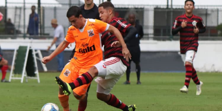 Flamengo vence Nova Iguaçu e está na semifinal do turno do Guilherme Embry Sub-16