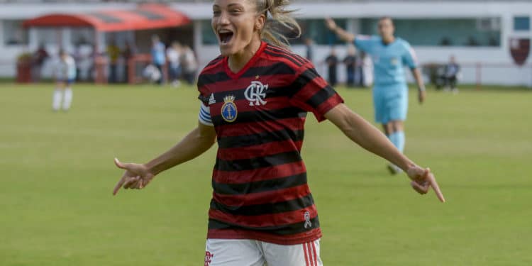 Flamengo/Marinha vence Foz Cataratas/Athletico com três gols de Larissa