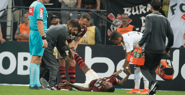 Flamengo confirma desfalques de Everton Ribeiro e Vitinho contra o Emelec