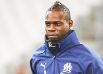 Clube da Itália entra na briga com o Flamengo para contratar Balotelli; veja detalhes