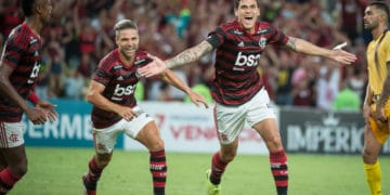 Flamengo faz seu primeiro clássico no ano com os profissionais