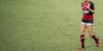 Em live beneficente, Rafinha faz doação de 450 cestas básicas