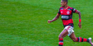 Bruno Henrique, o rei dos clássicos, busca recuperação contra o Botafogo