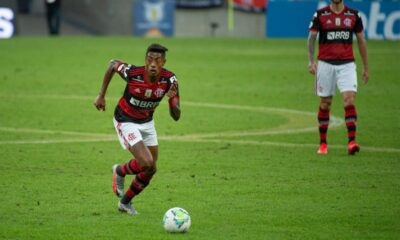 Dirigentes do Flamengo vão até Isla, após sinal positivo do lateral
