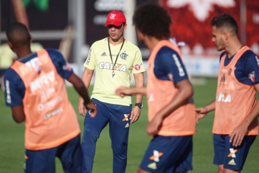 Elenco do Flamengo faz reunião para juntar os cacos após derrota