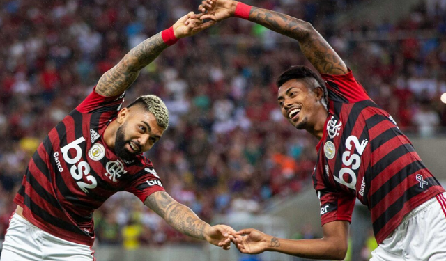 O Flamengo tem dupla de ataque formada por ex-jogadores dos santos